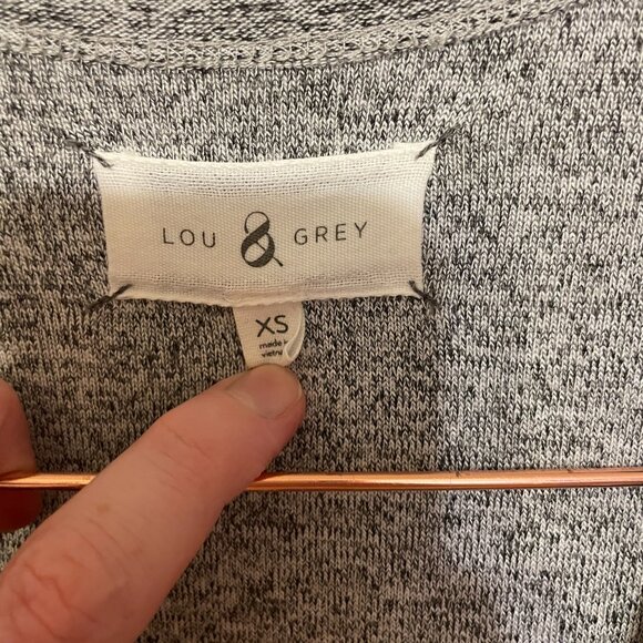 🔥 Lou & Grey | Heather Gray Knit Surplice Elastic Waist Mini Dress XS - Picture 4 of 5